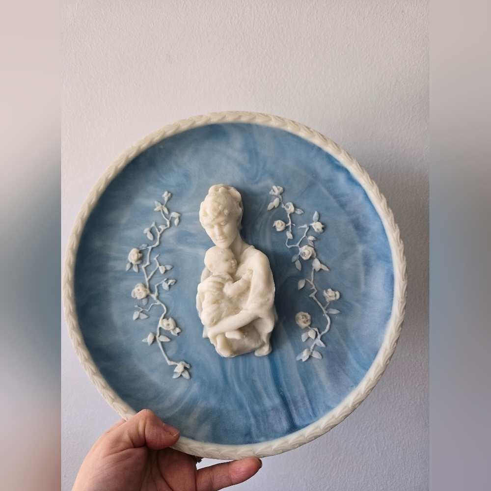 Vintage MOTHER AND BABY Blue Plate Avondale